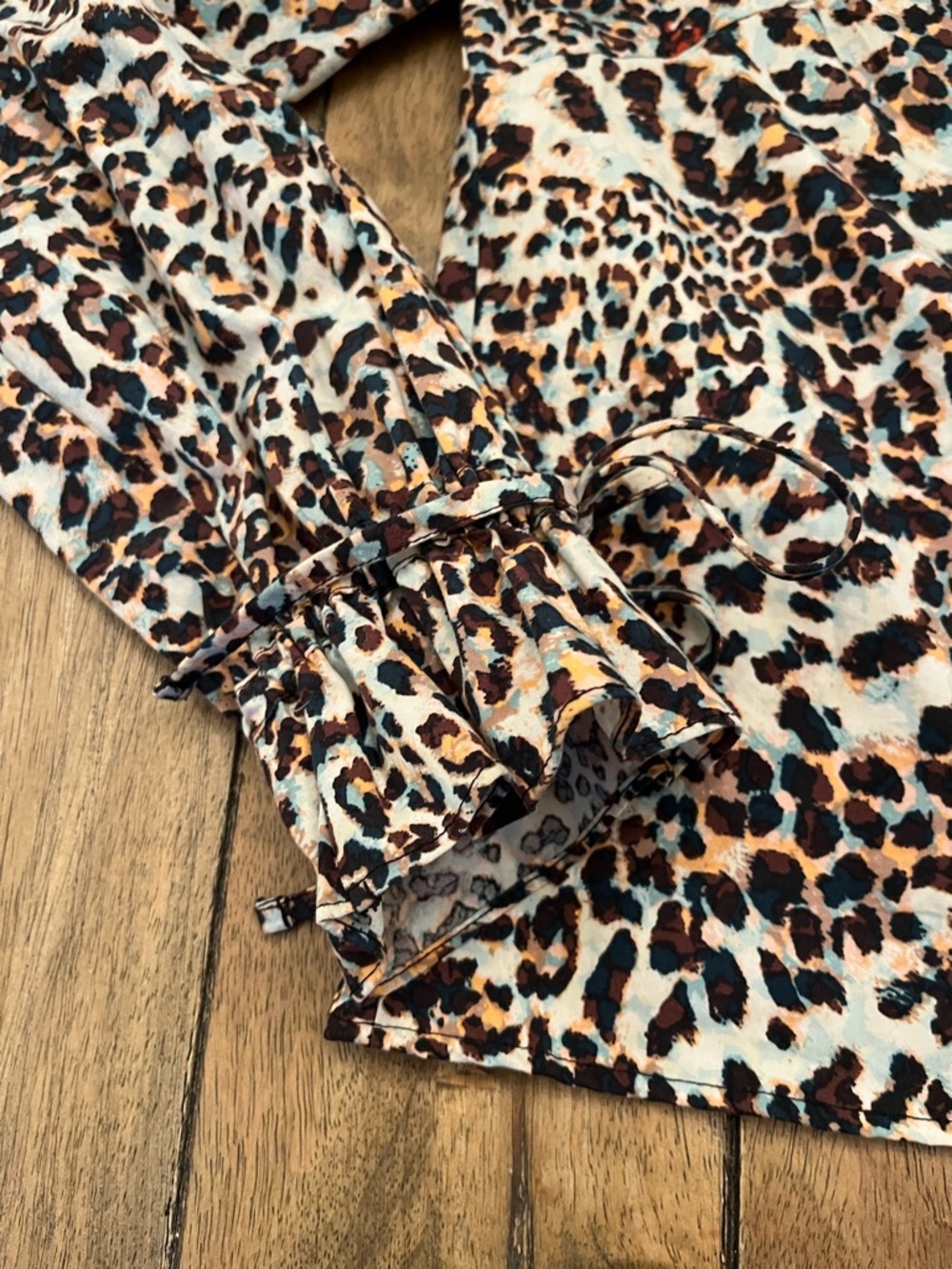 Topshop Leopard Peter Pan Collar Ruffle Blouse size 4 - Picture 3 of 15